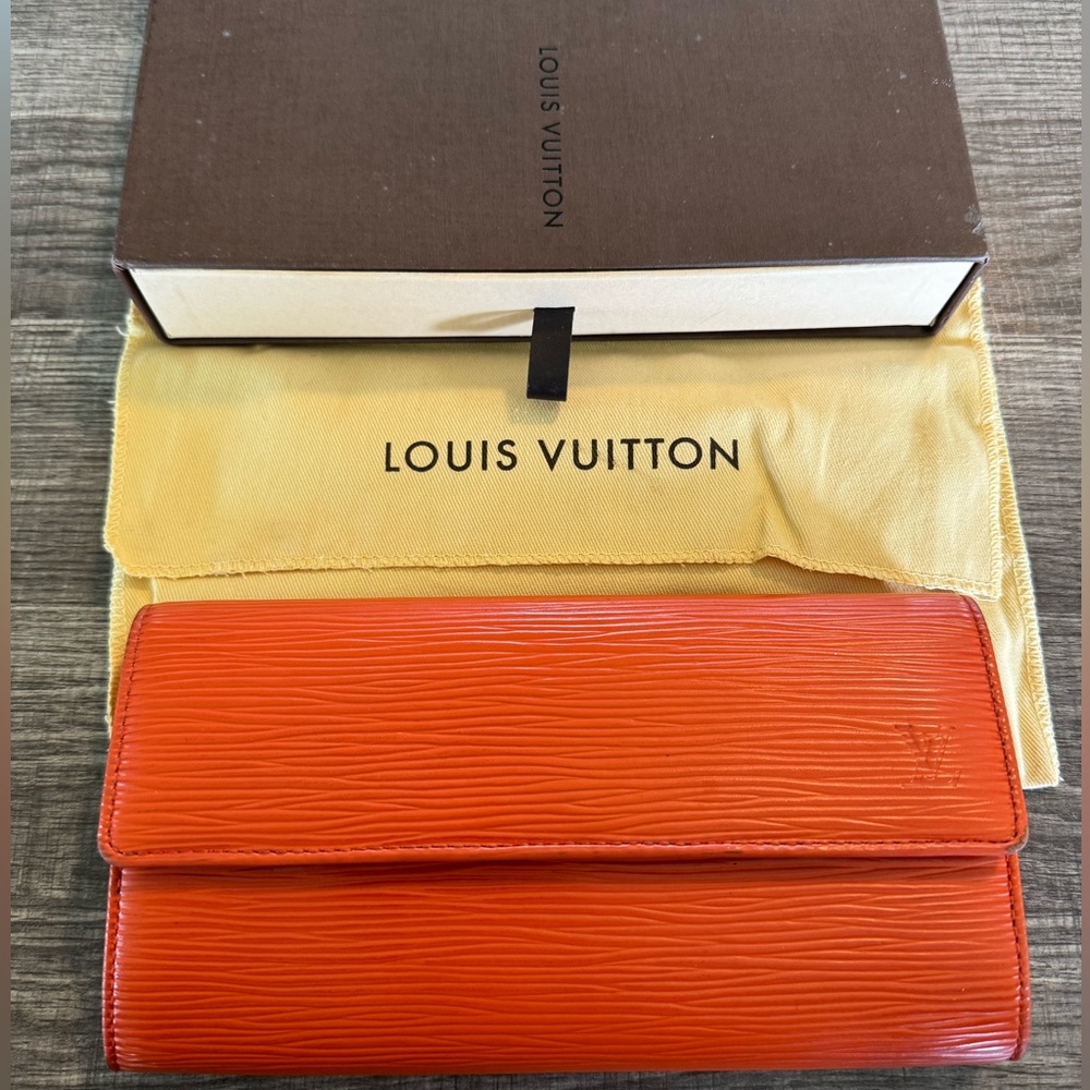 Louis Vuitton long wallet in orange Epi leather full set